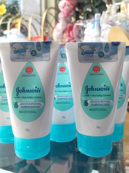 Kem Dưỡng Ẩm Chứa Sữa Và Gạo Johnson's Baby 50g- Hàng CTY