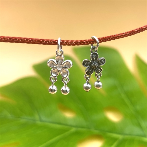 Hoa 5 cánh treo 2 bi - CB1340