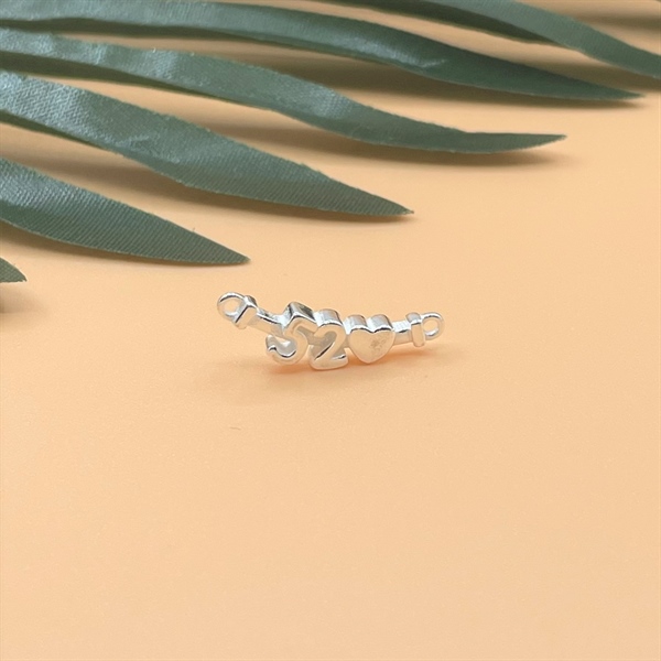 Charm 2 móc treo chữ 520 - CB782