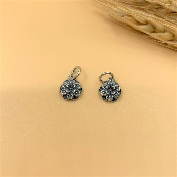 Móc treo hoa bạc cổ - CA640