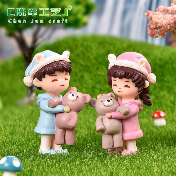 CẶP ĐÔI ÔM GẤU