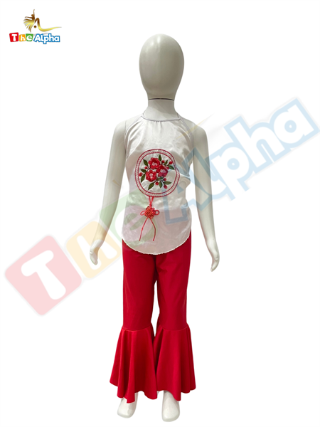 Yếm trắng quần loe