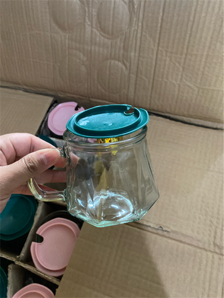 Cốc Thủy Tinh Vương Miện Có Nắp (Thìa Nhỏ)_E65