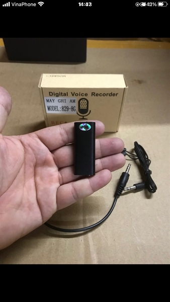 Máy ghi âm Digital Voice ngắn 8G