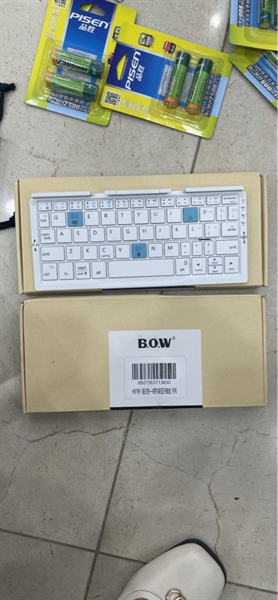 Bàn phím không dây Bluetooth B.O.W