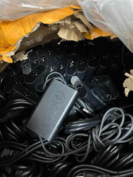 Sạc laptop DELL OVAN 65W chân to/ 3.34A chân nhỏ