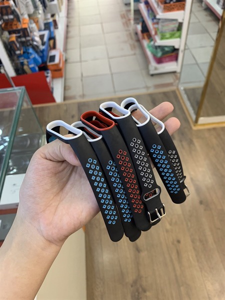 Dây đeo đồng hồ Miband 8 cao su
