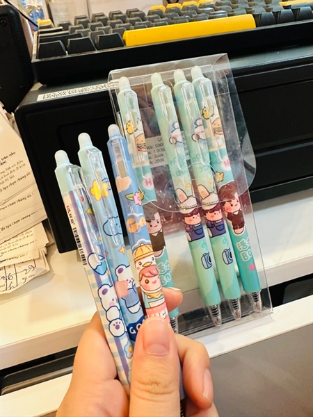 BÚT GEL ĐEN Gấu con dễ thương 0.5MM [Bút có đầu tẩy xoá]