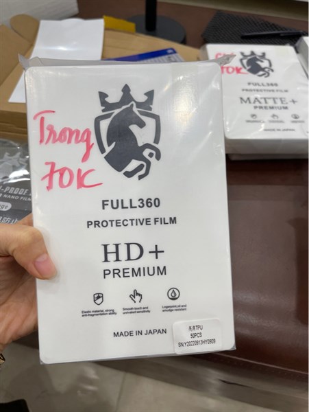 Dán PPF Ngựa đen trong 8" máy cắt
