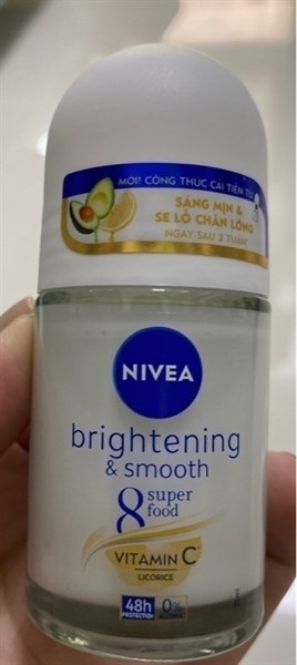 LĂN KHỬ MÙI NIVEA SÁNG MỊN & SE KHÍT LỖ CHÂN LÔNG 25ML