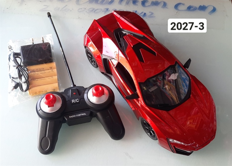 2027-3D HỘP XE HƠI FERRARI ĐỎ ĐIỀU KHIỂN 7 ĐỘNG TÁC ĐÈN, PIN SẠC RỜI, DÀI 26CM