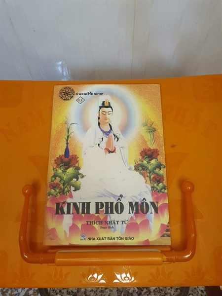 Kinh Phổ Môn Nhật Từ(bìa vàng)