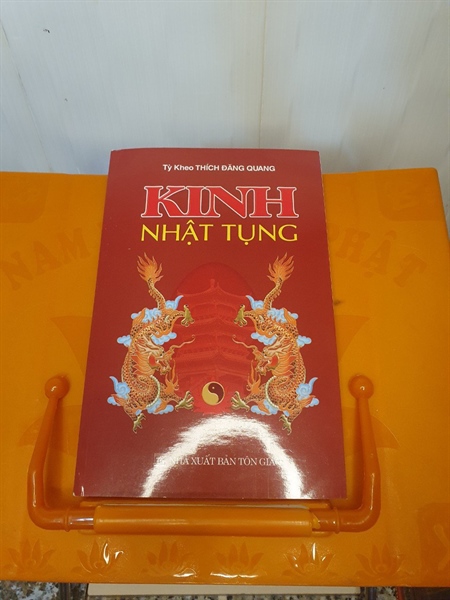 Kinh Nhật Tụng bìa rồng