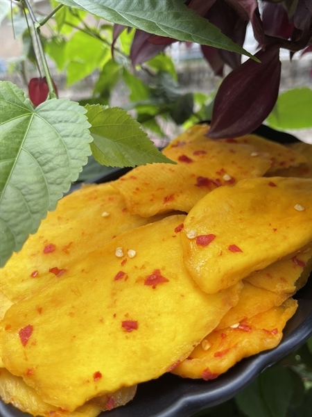 Xoài sấy lát muối ớt