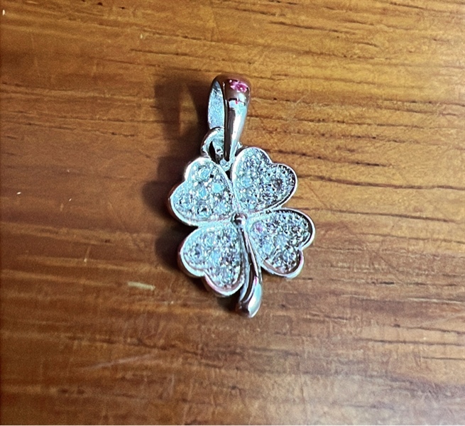 Mắt lá hoa đá tấm