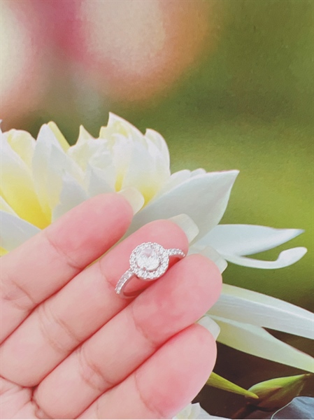 Nhẫn đá tấm tròn kim tiền