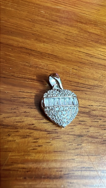 Mặt trái tim sọc ngang