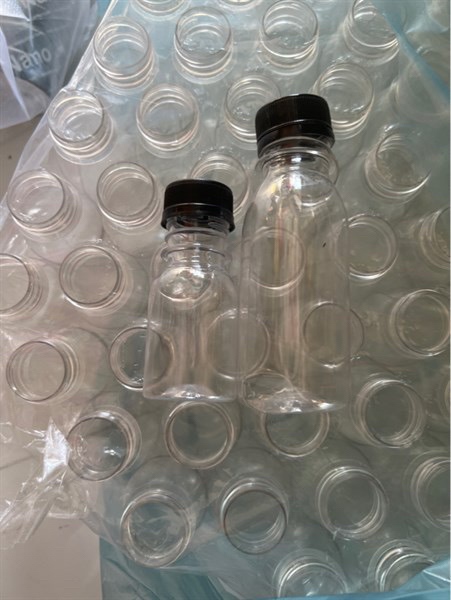 Lọ nhựa nắp đen 330ml