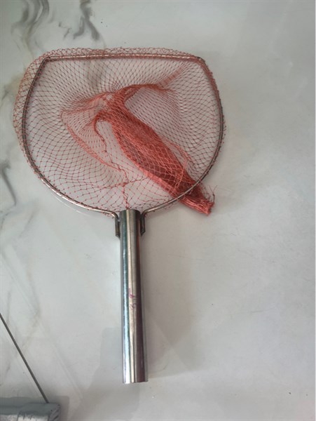 Vợt cá INOX 3T vuông lưới cào đỏ 1p8