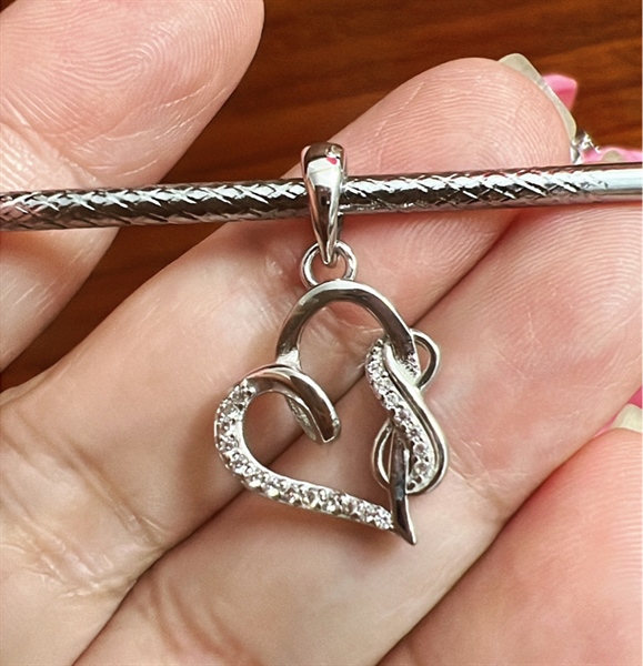 Mặt trái tim số 8