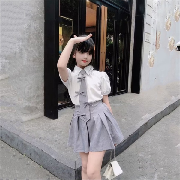 SET VÁY KÈM CRAVAT ĐÍNH NƠ