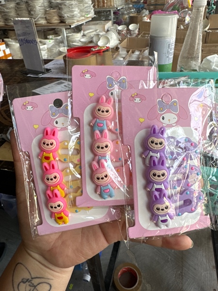 Vỉ 3 kẹp tóc mái labubu