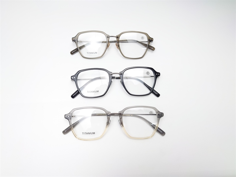 Kính Titanium Acetate MacDougao