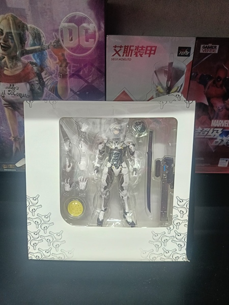 Mua bán REVOLTECH METAL GEAR RISING RAIDEN FAKE (TRẮNG)