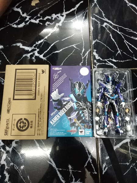 SHF KAMEN RIDER ROGUE OPEN