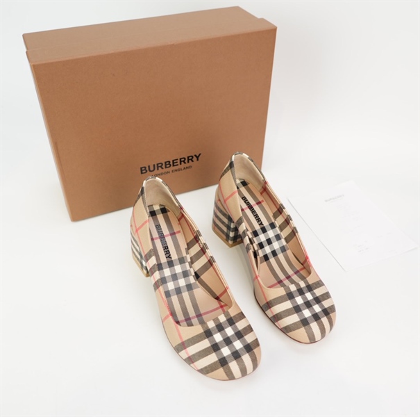 Giày BBR hoạ tiết sọc size 35 1'2 KG+