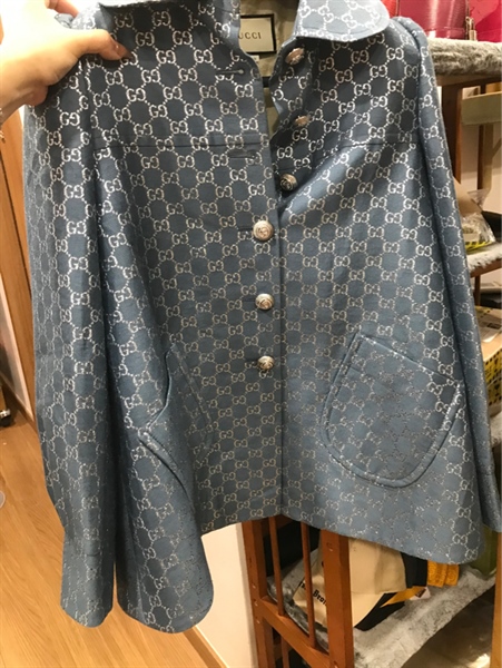 Áo khoác GG xanh viền bạc KG+