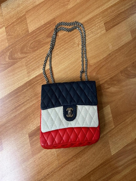 Túi Chanel Class phối xanh trắng đỏ KG+