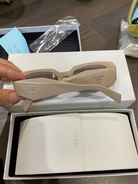 Kính Prada nude KG+