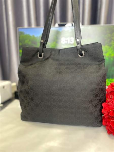 Túi Savatore Ferragamo