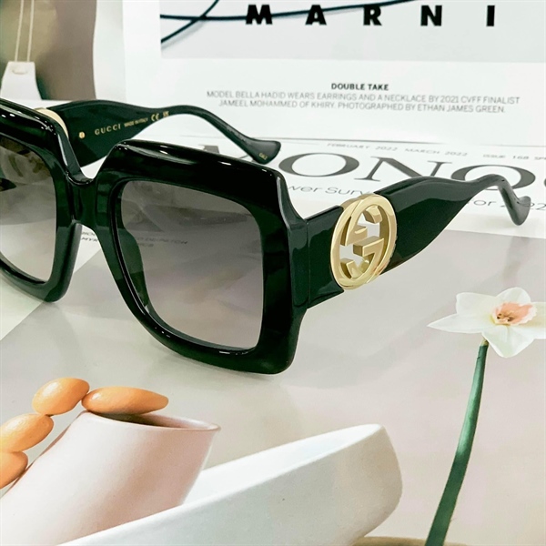 Kính Gucci đen bự KG+