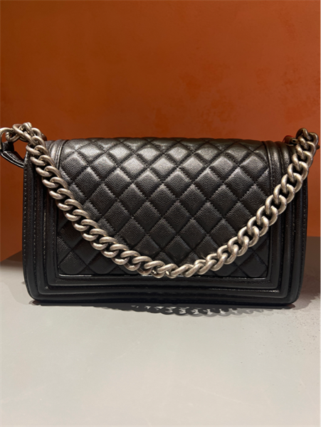 Túi Chanel Boy viền da sần xích dạ cổ++