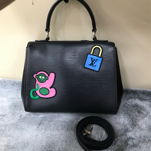 Túi LV Clunny đen lòng tím họa tiết +