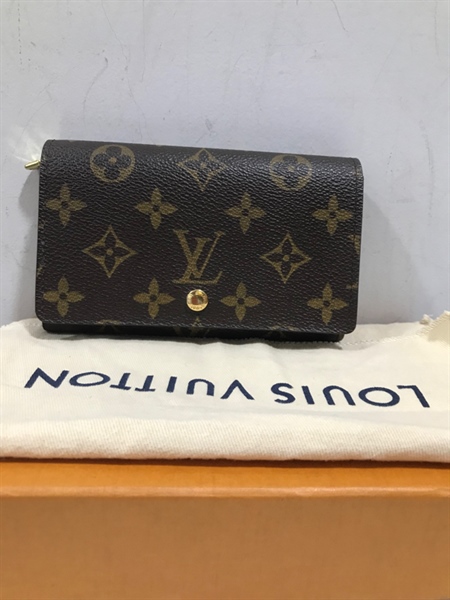 Ví LV Hoa Nâu Nút Bấm+