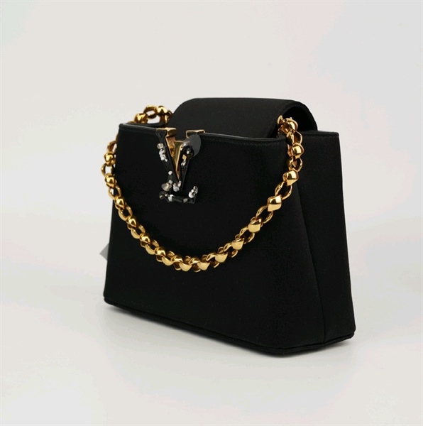 Túi LV Capu mini đen logo đính charm +