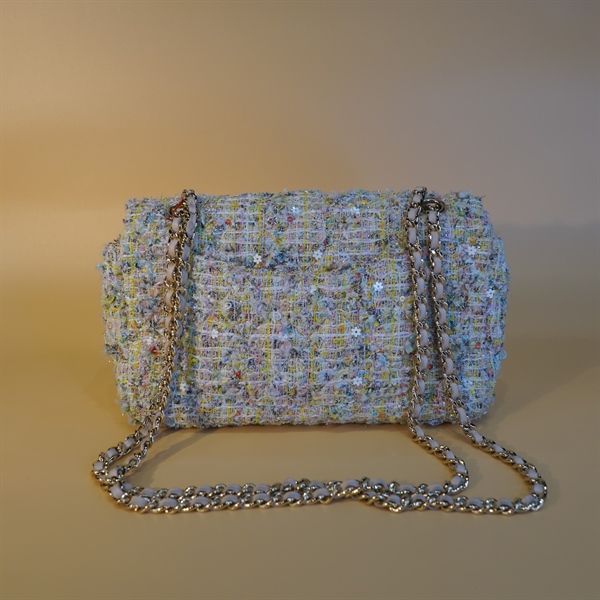 Túi Chanel Classic bạc đính charm KG+