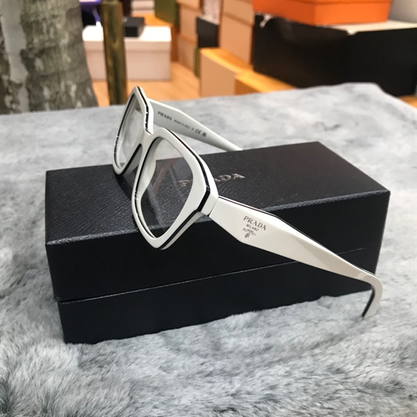 Kính Prada gọng trắng viền đen nhỏ KG+