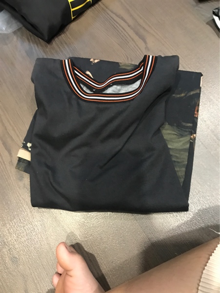 Áo thun hình người M KG+