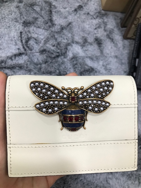 Ví GG Gập Đôi Trắng Con Ong+