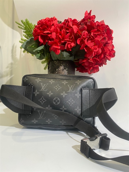 Túi LV hoa đen KG+