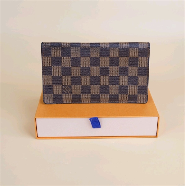 Ví dài LV ô vuông nâu gập 2+