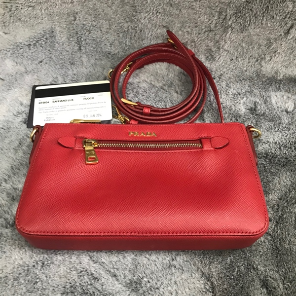 Túi xách Prada đỏ +