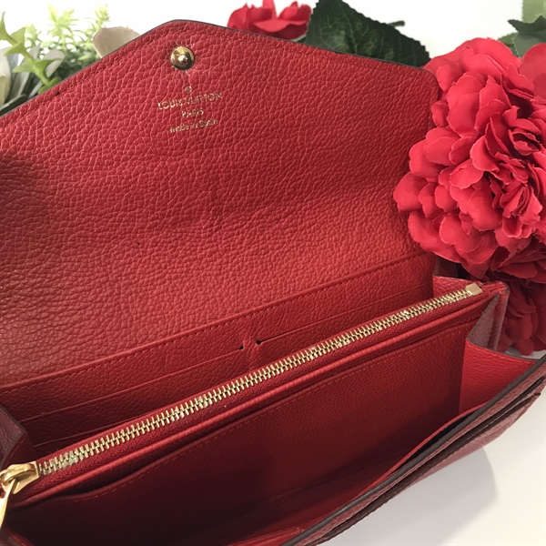 Ví LV đỏ