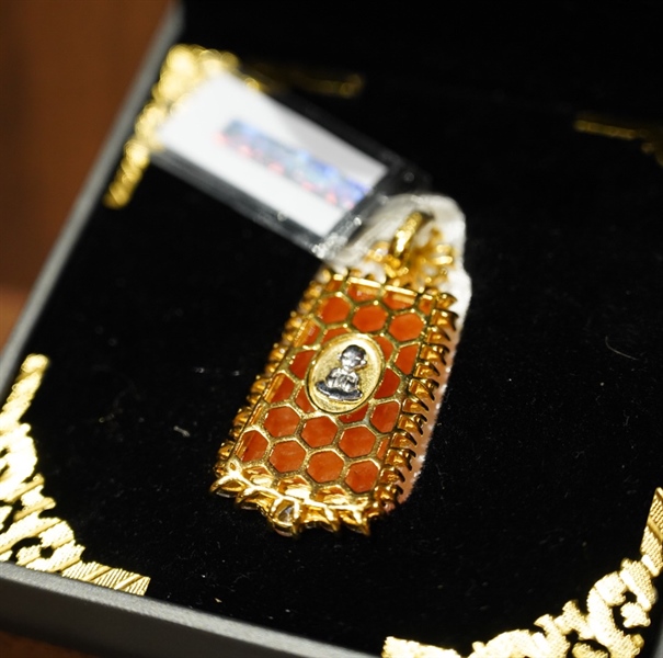 Mặt cẩm huyết 776372 +