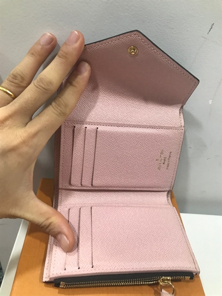 Ví LV Gập 3 Nút Hồng+