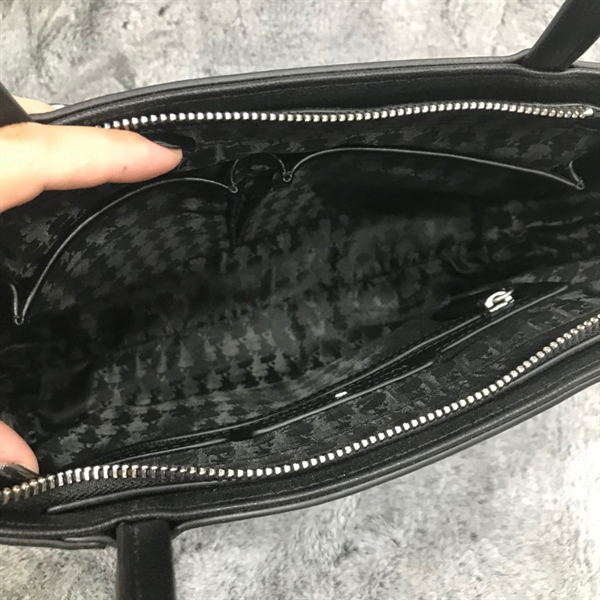 Túi Xách Karl Lagerfeld Đen KG+